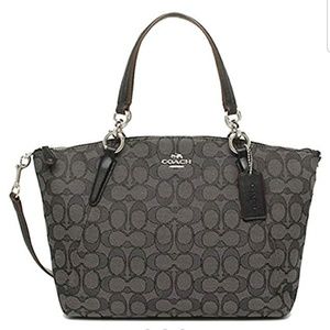 Signature coach small Kelsey satchel